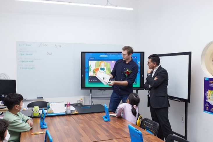 Colombian Education Secretaries Visit Englisheye to Promote Digital Education