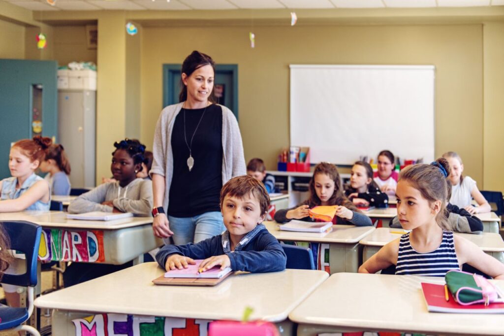 Tips for teaching large classes of children